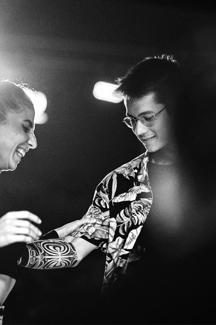 Sourire et tatouage polynésien